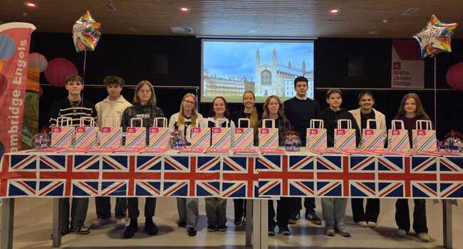 Cambridge Certificates uitgereikt