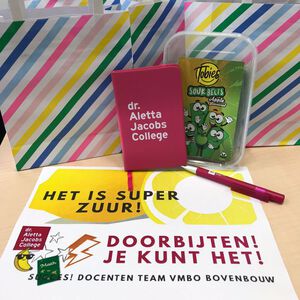 Door de zure appel heen bijten