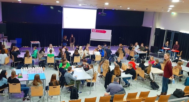 Gymnasiumpubquiz gewonnen door De Helenen   