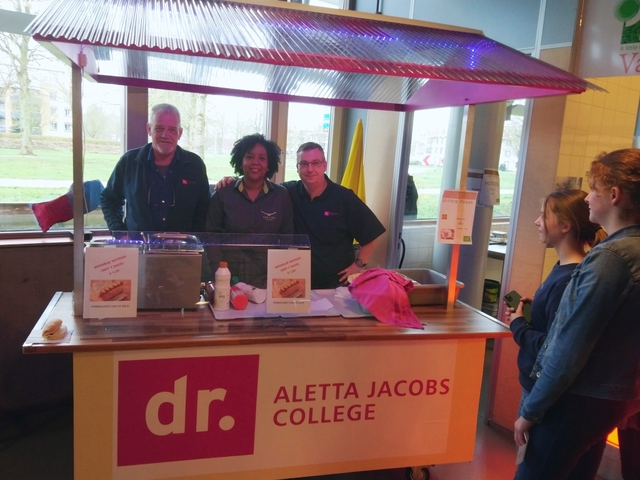 Hotdogkraam in een nieuw jasje