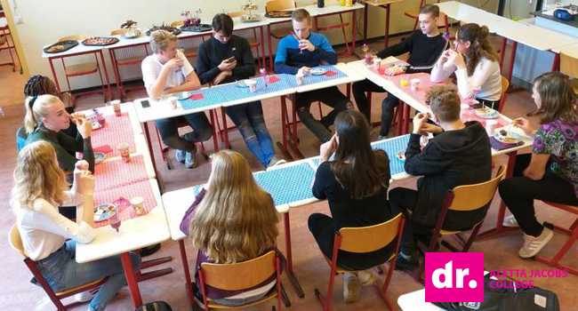 Leerlingen mavo 4 maken high tea 