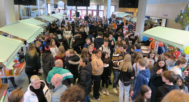 Tweede klassers organiseren kerstmarkt