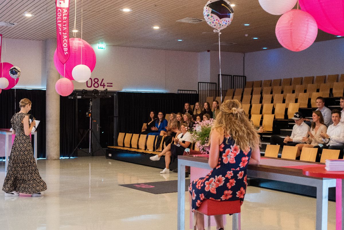 Eerste diplomering dr. Aletta Jacobs College